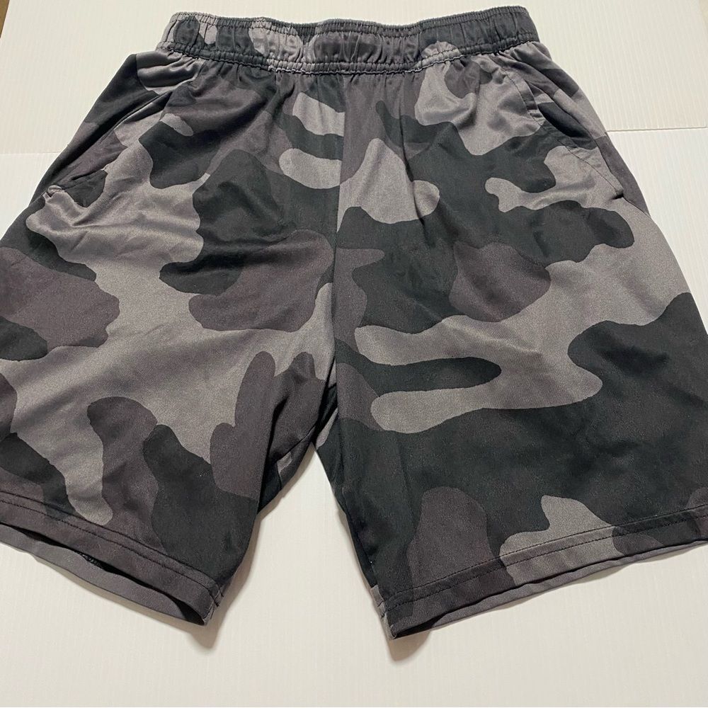 All in Motion Men’s gray Camo stretch jersey athletic lounge shorts Small